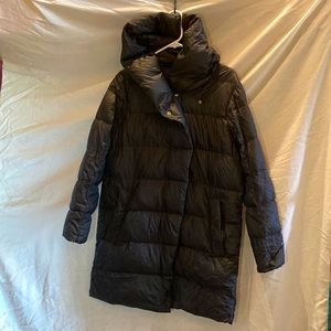Eddie Bauer Women’s down parka hoodie jacket, size medium.